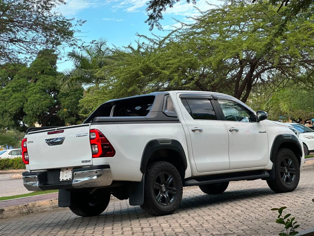 HILUX DOBLE CABIN thumbnail 9